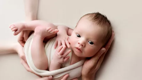 Ayah Bunda, Ini Nama Bayi yang Punya Arti Berbakti pada Orang Tua - GenPI.co