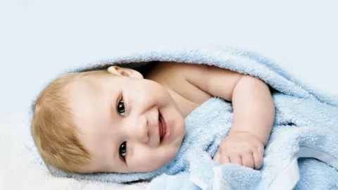 Berparas Rupawan, Ide Nama Bayi Laki-laki yang Artinya Tampan - GenPI.co