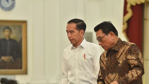 Sebelum Reshuffle Kabinet, Jokowi Beri Tugas Khusus ke Moeldoko - GenPI.co
