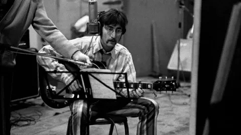 40 Tahun Kematian John Lennon yang Tewas di Tangan Penggemarnya - GenPI.co