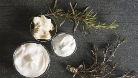 Simak Perbedaan Body Butter, Body Cream, dan Body Yogurt - GenPI.co