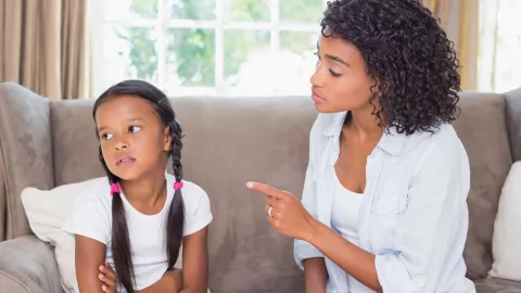 3 Hal yang Bikin Anak Tidak Mau Dengar Omongan Orang Tua - GenPI.co