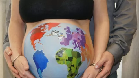 Tradisi Unik Kehamilan dari Berbagai Belahan Dunia - GenPI.co