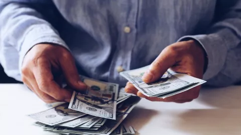 Panen Cuan, Rezeki Melimpah Datang Menghampiri 4 Shio Ini - GenPI.co