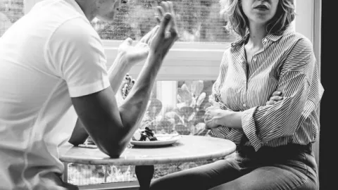 Simak 3 Tips Ini untuk Putusin Pasangan Secara Baik-baik - GenPI.co