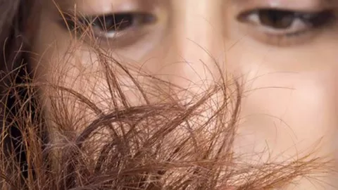 Mudah Loh, 3 Tips Mengatasi Rambut Bercabang Jadi Indah Berkilau - GenPI.co