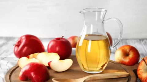 Jangan Langsung Dioles ke Wajah, Pahami Cara Aman Pakai Cuka Apel - GenPI.co