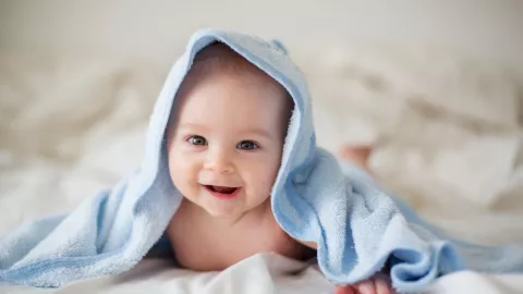 Anak Lahir di Bulan Januari, Ayah Ibu Bisa Sematkan Nama Bayi Ini - GenPI.co