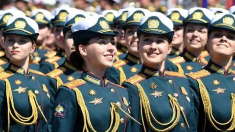 Gula Darah Naik Lihat Tentara Cantik di Victory Day Rusia - GenPI.co