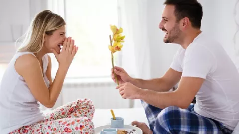 4 Cara Bikin Suami Betah di Rumah, Rahasia Paling Cerdas - GenPI.co