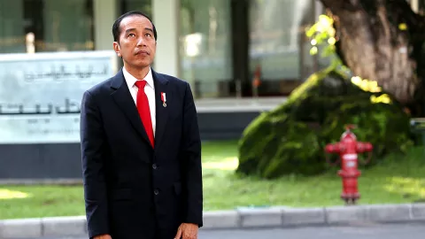 Demo Tolak Kenaikan BBM Menggema, Presiden Jokowi Malah Berdiam di Lokasi Ini - GenPI.co