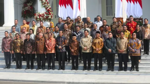 Jelang Pilpres Para Menteri Sibuk Pencitraan, Jokowi Diam Saja - GenPI.co