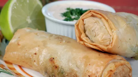 Ide Bisnis Antimainstream, Resep Lumpia Kulit Semangka - GenPI.co