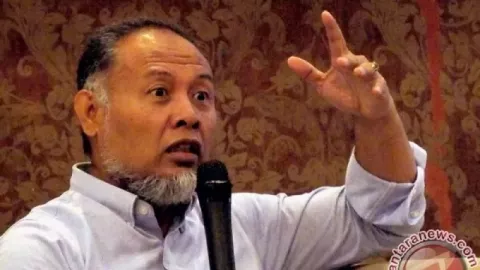 Eks Jubir FPI Munarman Bikin Kaget, Sebut Bambang Widjojanto - GenPI.co