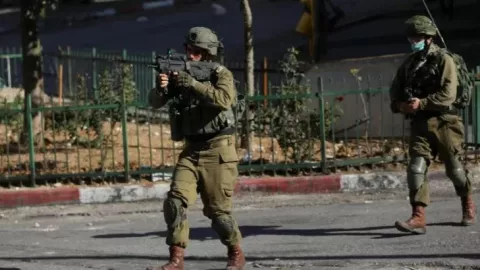 Serbuan Pasukan Israel Mengerikan, Warga Palestina Sempoyongan - GenPI.co