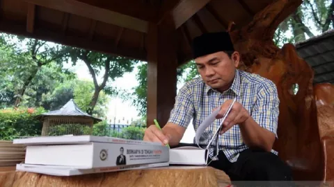 Gebrakan Pegawai KPK, Azis Syamsuddin Bakal Digarap - GenPI.co