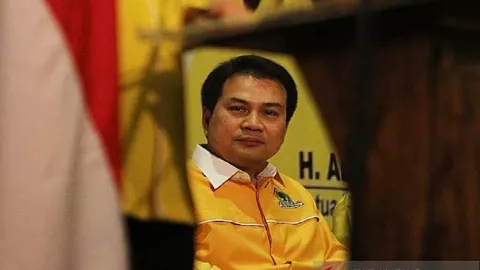 Azis Syamsuddin Penuhi Panggilan KPK - GenPI.co