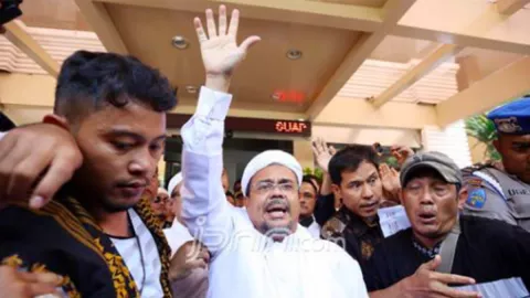 Pengamat Top Bongkar Motif Habib Rizieq Dituntut 6 Tahun Penjara - GenPI.co
