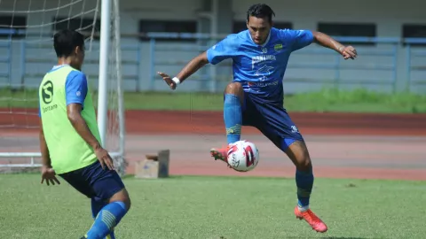 Bintang Persib Bandung Tebar Ancaman, Rival Liga 1 Terancam - GenPI.co