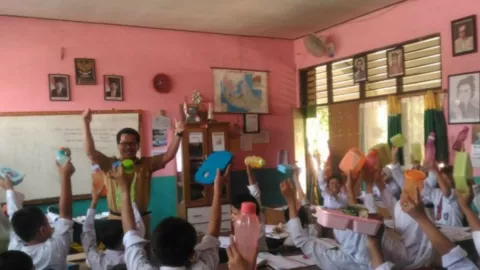 Turun Level PPKM, Sekolah Tatap Muka di Batang Jateng Diizinkan - GenPI.co