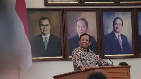 Analisis Rocky Gerung Terkait Istana: Ketahuan Siapa Menteri... - GenPI.co