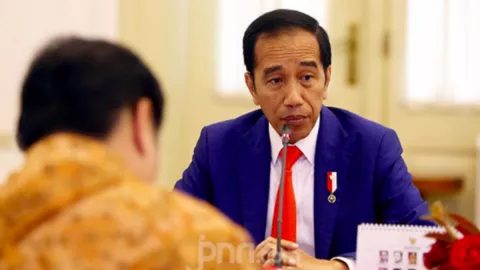 Wacana Presiden Jokowi 3 Periode Datang dari Elite, Kata Pengamat - GenPI.co