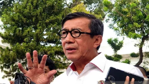 DPR Keras, Yasonna Harus Tanggung Jawab! - GenPI.co