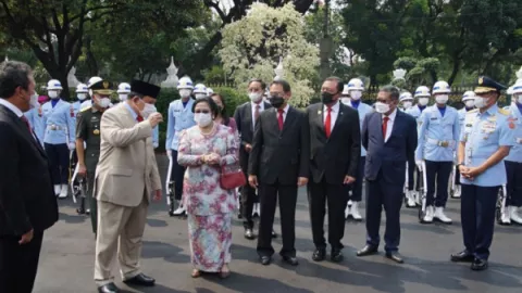 Patung Bung Karno Dieksploitasi untuk Bikin Suara PDIP Meroket - GenPI.co