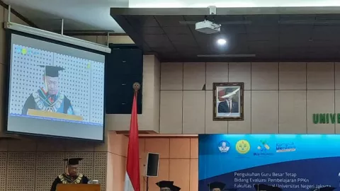Profesor Komarudin Dikukuhkan Sebagai Guru Besar Tetap UNJ - GenPI.co