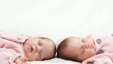 Tokcer, Lakukan 4 Cara Ini untuk Punya Anak Kembar - GenPI.co