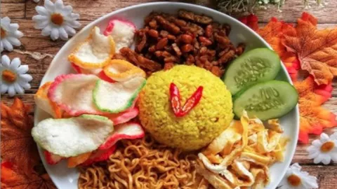 Resep Nasi Kuning Rice Cooker, Praktis Tapi Hasilnya Jempolan - GenPI.co