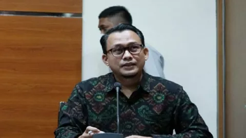 KPK Periksa Anak Budhi Sarwono Terkait Kasus TPPU - GenPI.co