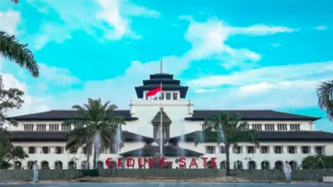 Kasus Covid-19 Melonjak, Gedung Sate Bandung Tutup Sampai 25 Juni - GenPI.co