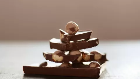Makan Cokelat Bisa Redakan Batuk, Kata Dokter - GenPI.co