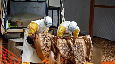 WHO Beri Pengumuman Penting, Wabah Ebola Akhirnya... - GenPI.co