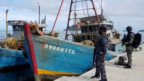 Biadab, Kapal Illegal Fishing Vietnam Menyerang TNI - GenPI.co
