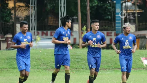 Liga 1 Mundur Lagi, Arema FC Sikapi dengan Bijak - GenPI.co