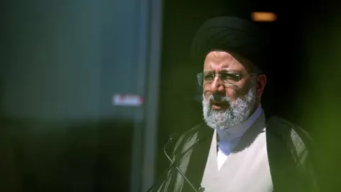 Demonstrasi Antihijab Guncang Iran, Presiden Ebrahim Raisi Bereaksi Keras - GenPI.co