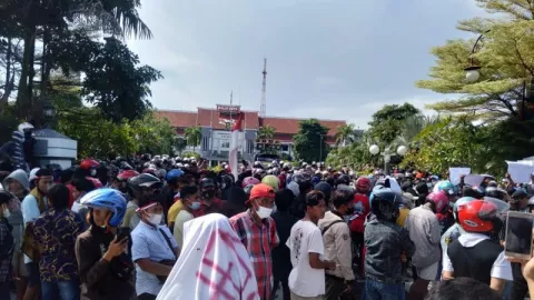 Madura Bergejolak, Pengamat Sebut Picu Protes Daerah Lain - GenPI.co