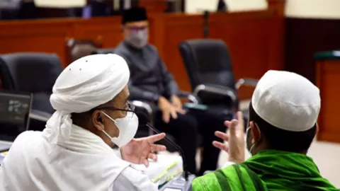Habib Rizieq Dipenjara 4 Tahun Cukup Adil - GenPI.co