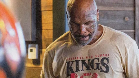Mike Tyson Beri Pengakuan Gila soal Kematian Ibu, Tak Disangka - GenPI.co