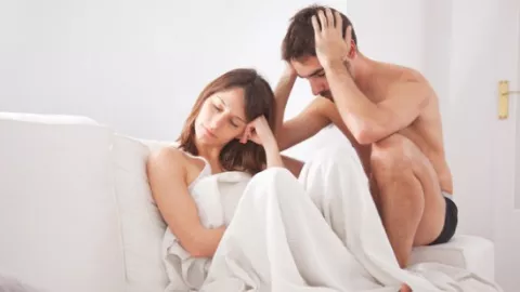 Suami Mendadak Cuek dan Acuh, Wanita Wajib Tahu 4 Tips Ini - GenPI.co