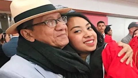 Manisnya Putri Bungsu Akbar Tandjung, Senyumnya Mirip Papa Banget - GenPI.co