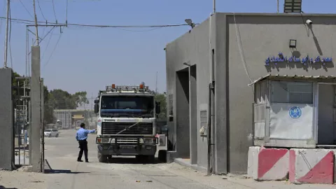 17 Truk dari Qatar Masuk Gaza, Rakyat Pun Menghela Napas - GenPI.co