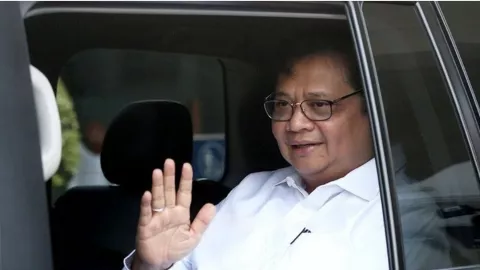 Airlangga Hartarto Butuh Ridwan Kamil, Kans Menang Pilpres 2024 - GenPI.co