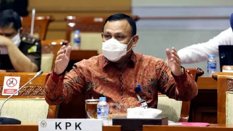 KPK Tangkap Azis Syamsuddin, Firli Bahuri Diacungi Jempol - GenPI.co