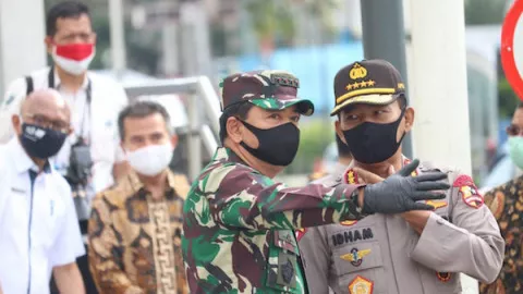 Penggabungan TNI-Polri Kurang Efektif, Pengamat Bongkar Alasannya - GenPI.co