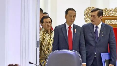 Suara Lantang Rocky Gerung Mengejutkan, Seret Jokowi dan Luhut - GenPI.co