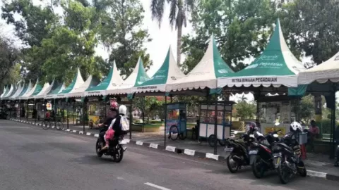 PKL di Alun-alun Dibubarkan Mendadak, DPRD Geram - GenPI.co