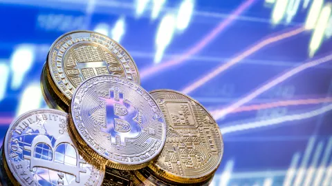 Bocoran Gerak Aset Kripto, Bitcoin Turun Tajam, Solana Top Loser - GenPI.co